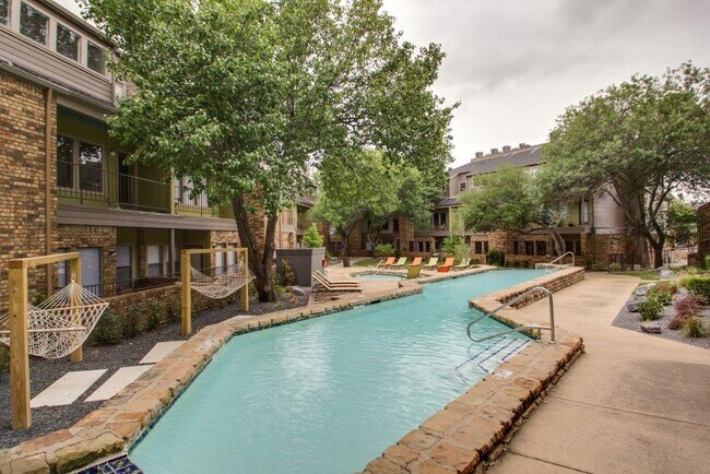 Building Photo - 5201 Thistle Dr
