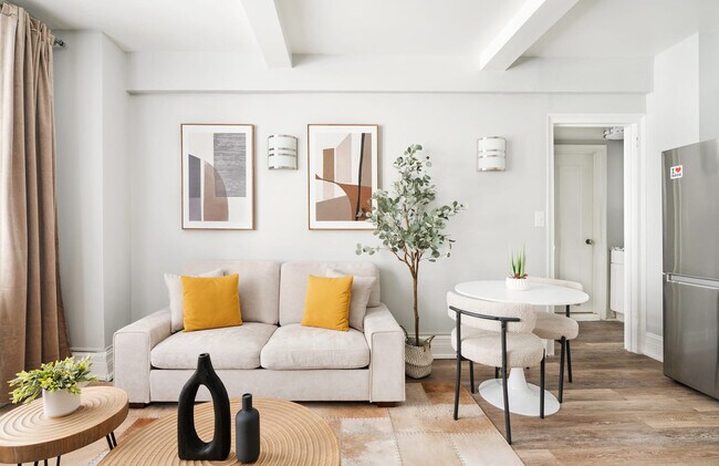 Building Photo - 240 W 73rd St