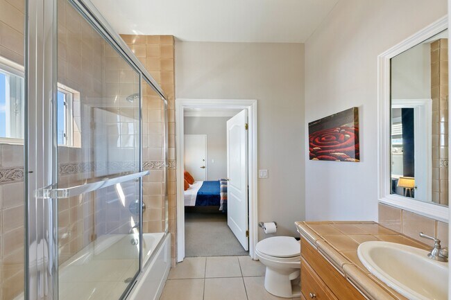 Building Photo - 11840 Dorothy St