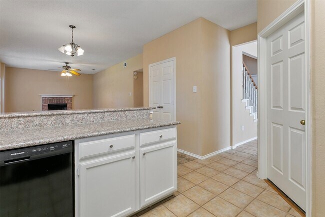 Building Photo - 7605 Bryce Canyon Dr W