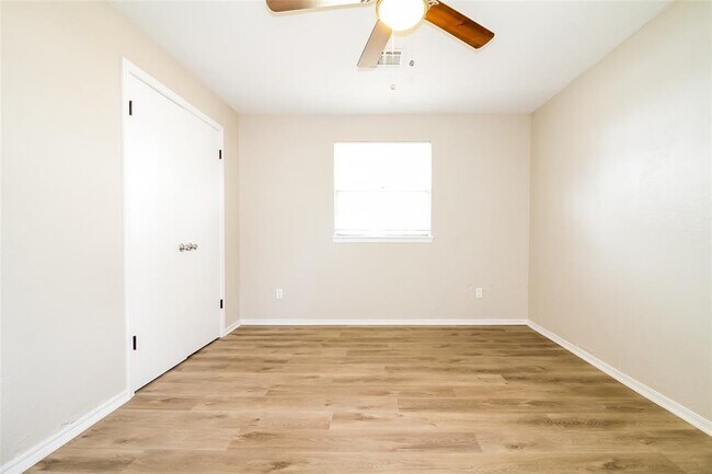 Building Photo - 4220 Corbett Dr