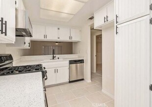 Building Photo - 616 S Santa Fe St