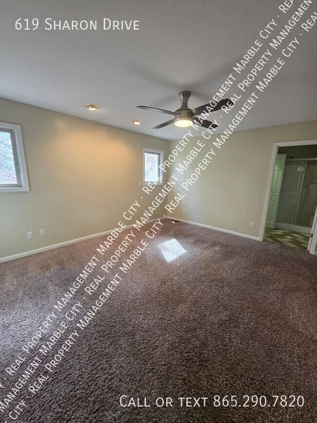 Building Photo - 619 Sharon Dr