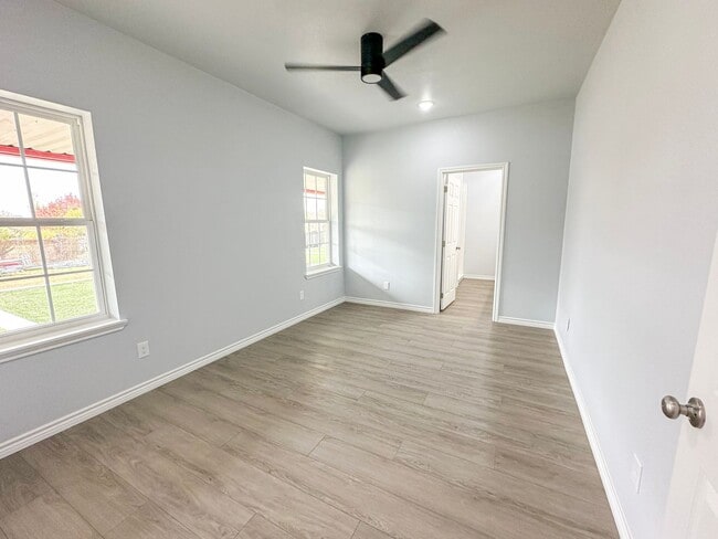 Building Photo - 11635 TX-36