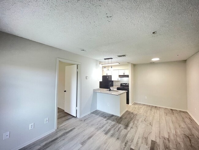 Primary Photo - Fully Renovated 1-Bedroom, 1-Bath Condo in...