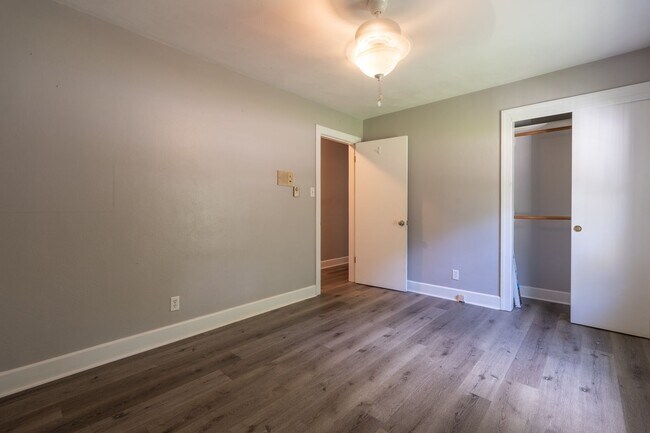 Building Photo - MOVE IN READY 4 Bedroom in Western Branch!