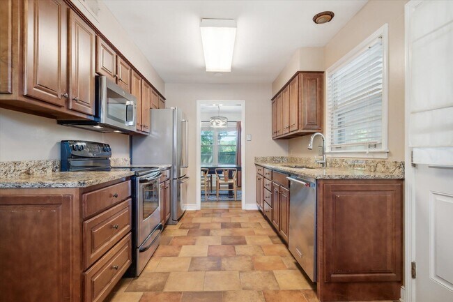 Building Photo - 336 McElroy Rd