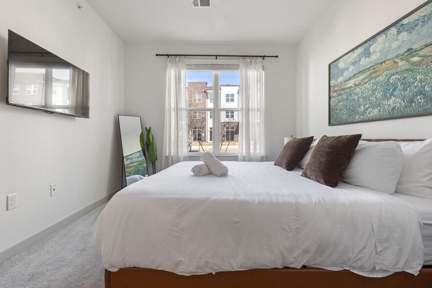 Building Photo - 1301 Leah Ave