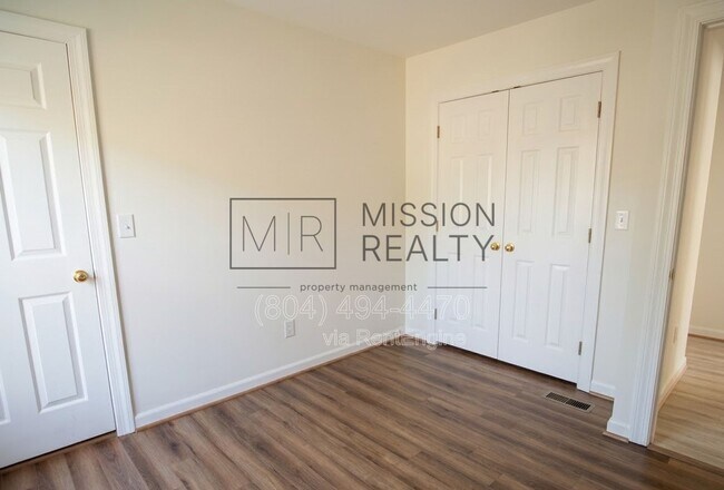 Building Photo - 12421 Perrywinkle Rd