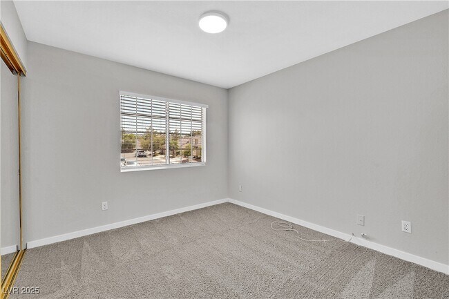 Building Photo - 55 Durango Station Dr