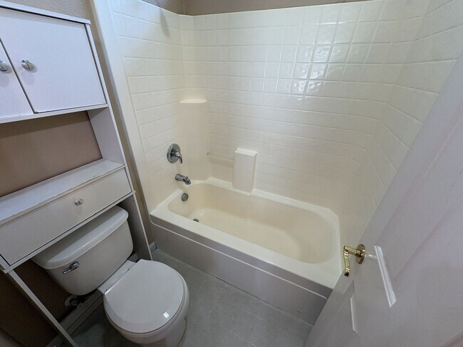 Building Photo - 5637 Lilyview Way