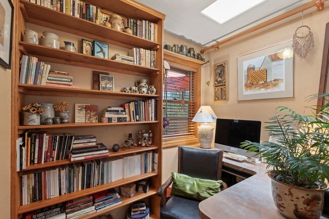 Building Photo - Cozy Green Mountain Falls Cottage