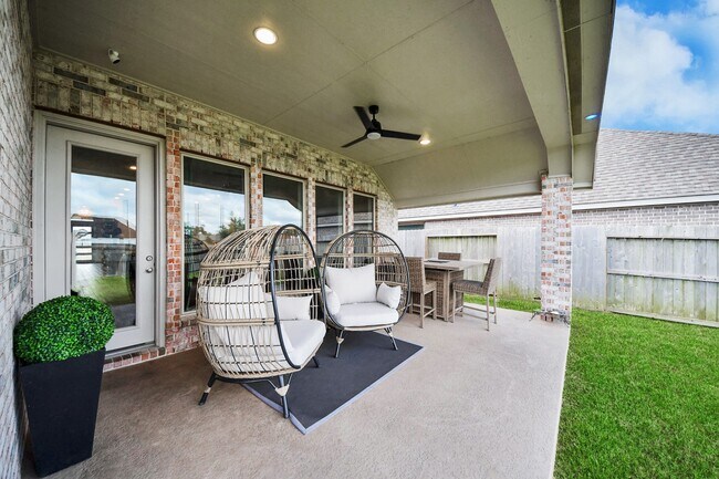 Building Photo - 1711 Rustling Creek Dr