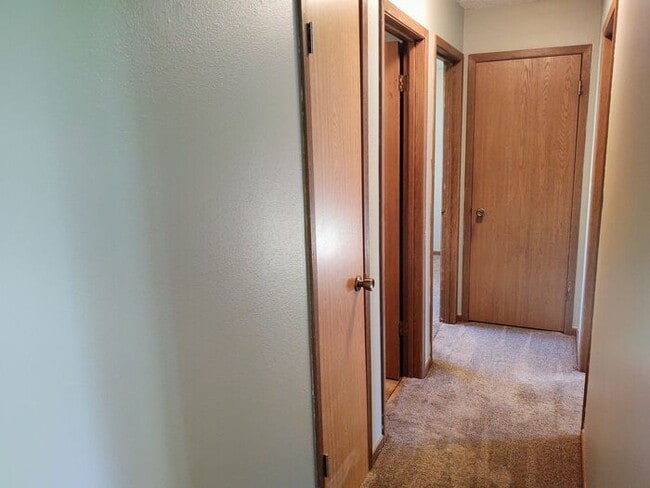 Building Photo - $975 | 2 Bedroom, 1 Bathroom Apartment | No Pets* | Available March 7th 2025