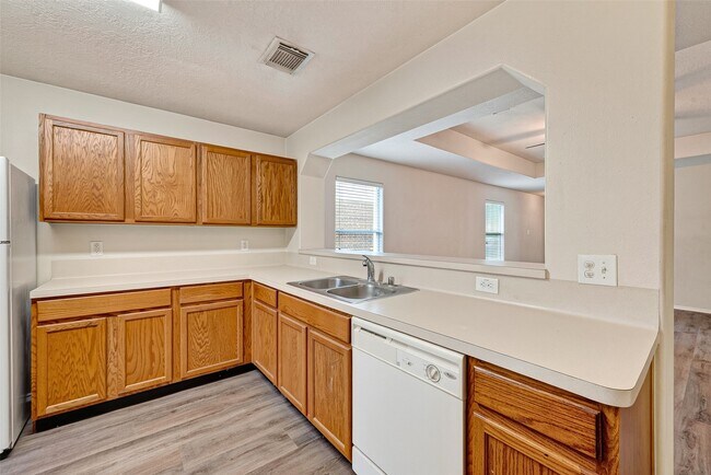 Building Photo - 19119 Yaupon Ranch Dr