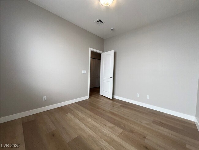 Building Photo - 10780 Valencia Hills St