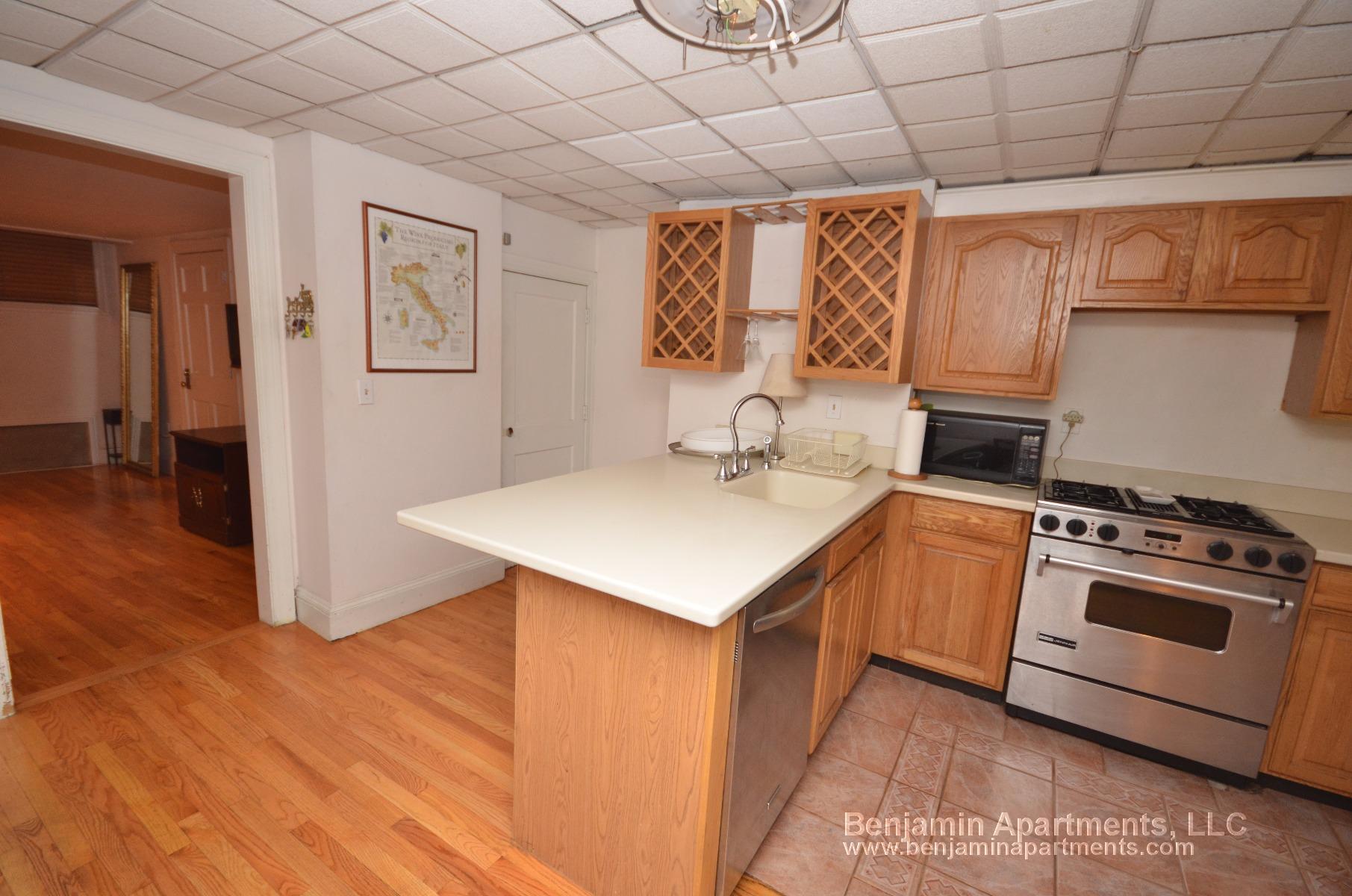 Building Photo - 39 Chestnut St