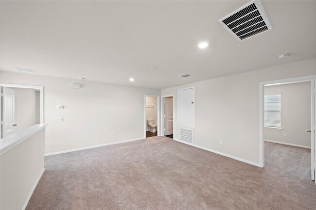 Building Photo - 6315 Lakeview Haven Dr