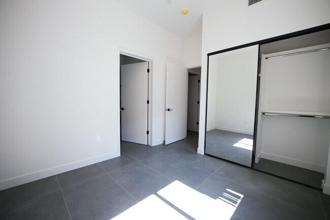 Building Photo - Fair Ave