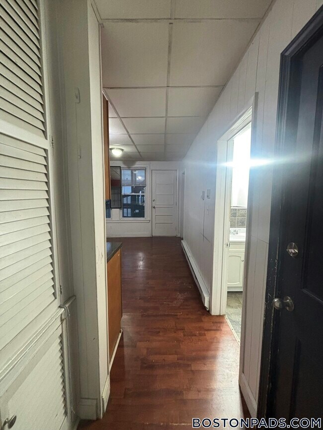 Building Photo - 289 Chelsea St