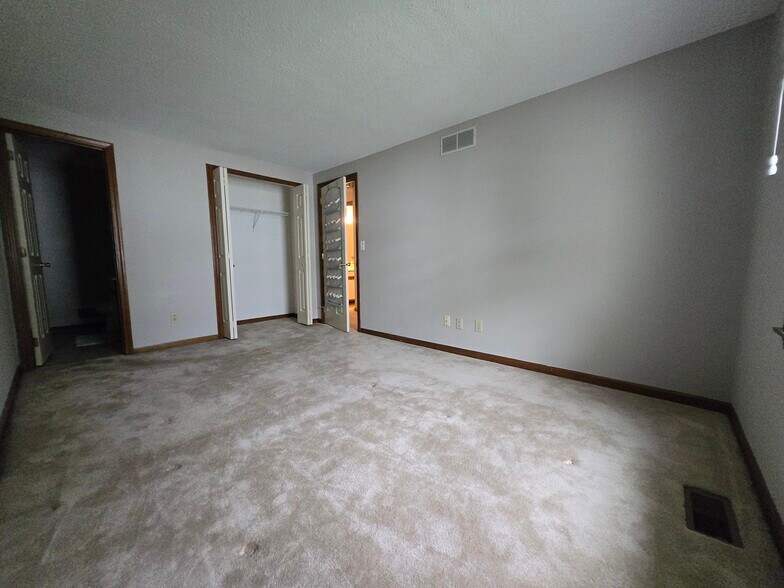 Building Photo - 4609 Chestnut Ridge Rd