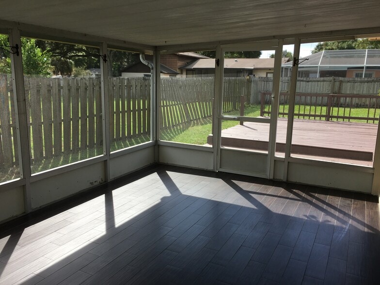 Building Photo - 7104 Hazelwood Ct