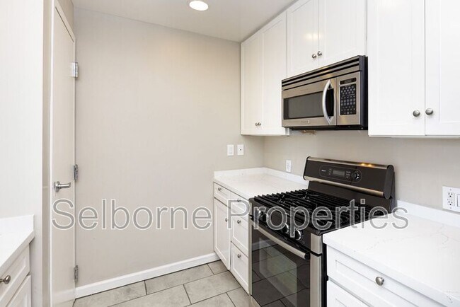 Building Photo - 1401 Jackson St