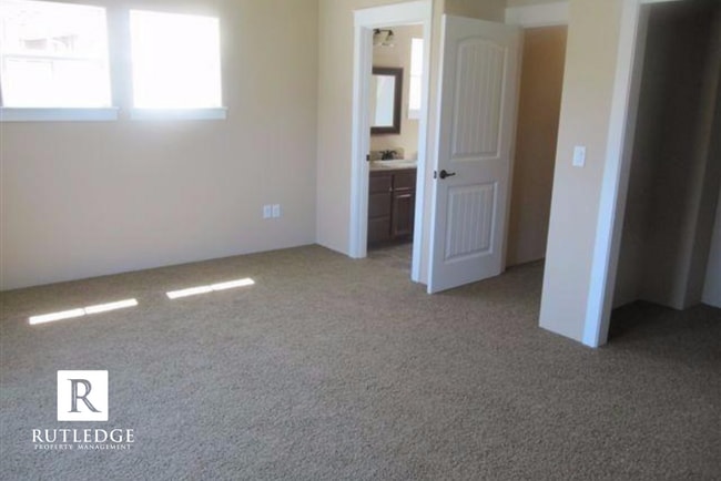 Building Photo - Gorgeous End Unit Townhome in The Heart of Historic Jacksonville!