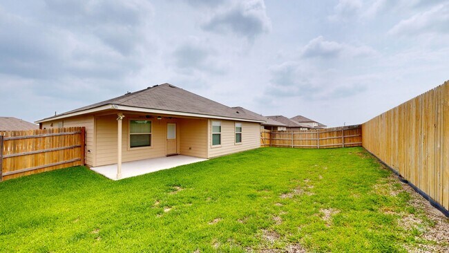 Building Photo - 2 WEEKS FREE RENT + $1,750 A MONTH!
