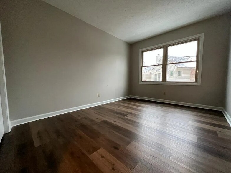 Building Photo - 9572 Maple Way