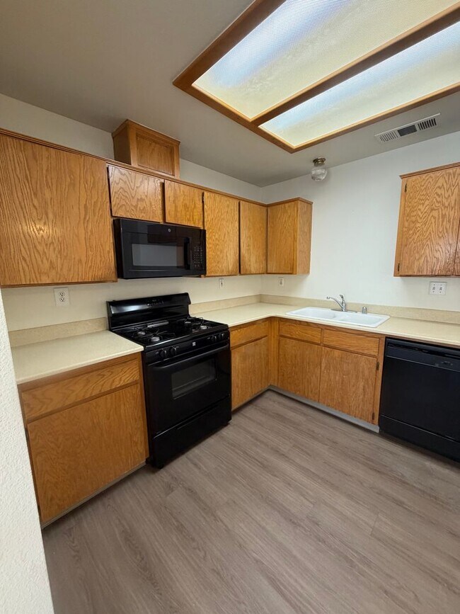 Building Photo - 0655