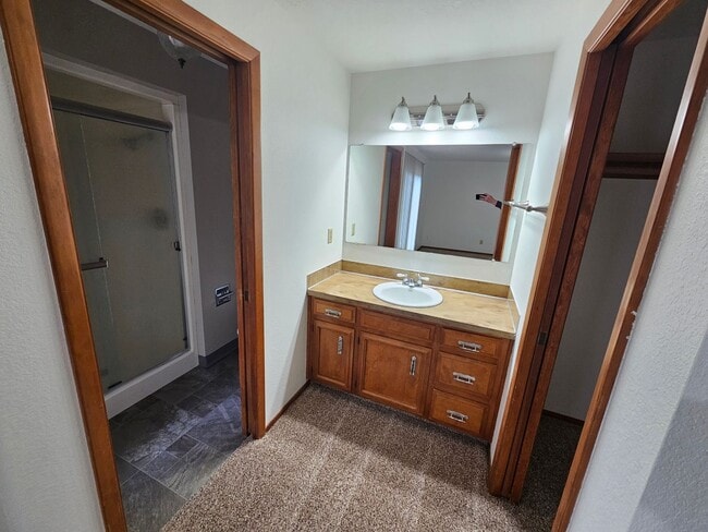 Building Photo - 855 Fran St SE