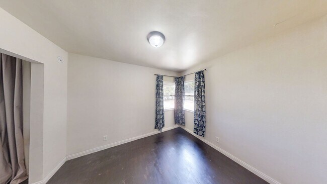 Building Photo - Large home in Yucaipa, Ca.