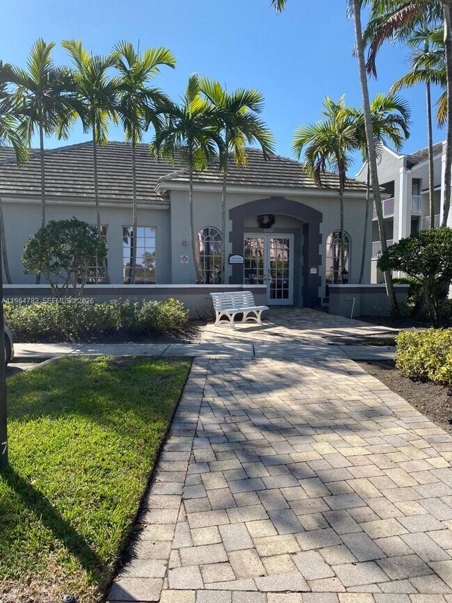 Building Photo - 631 SW 111th Ln