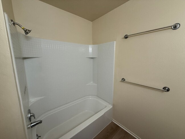 Building Photo - Beautifully Updated Camarillo Townhome