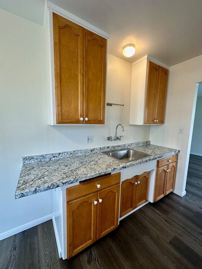 Building Photo - Available Now--3 bedroom 1 bath apartment walking distance to USD campus