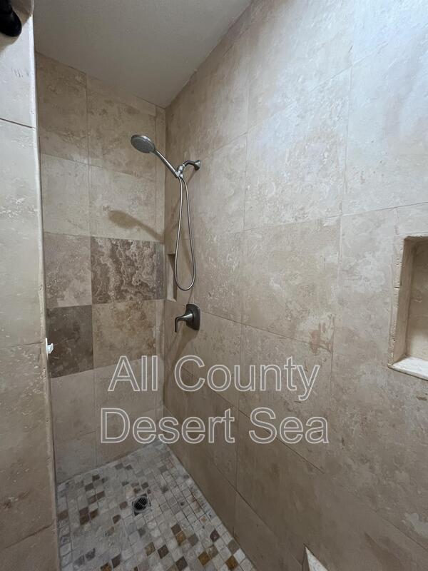 Building Photo - 4782 Tiara Dr