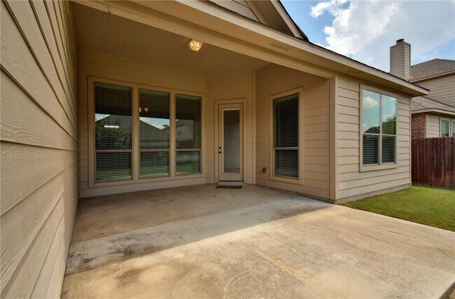 Building Photo - 645 Clear Springs Hollow