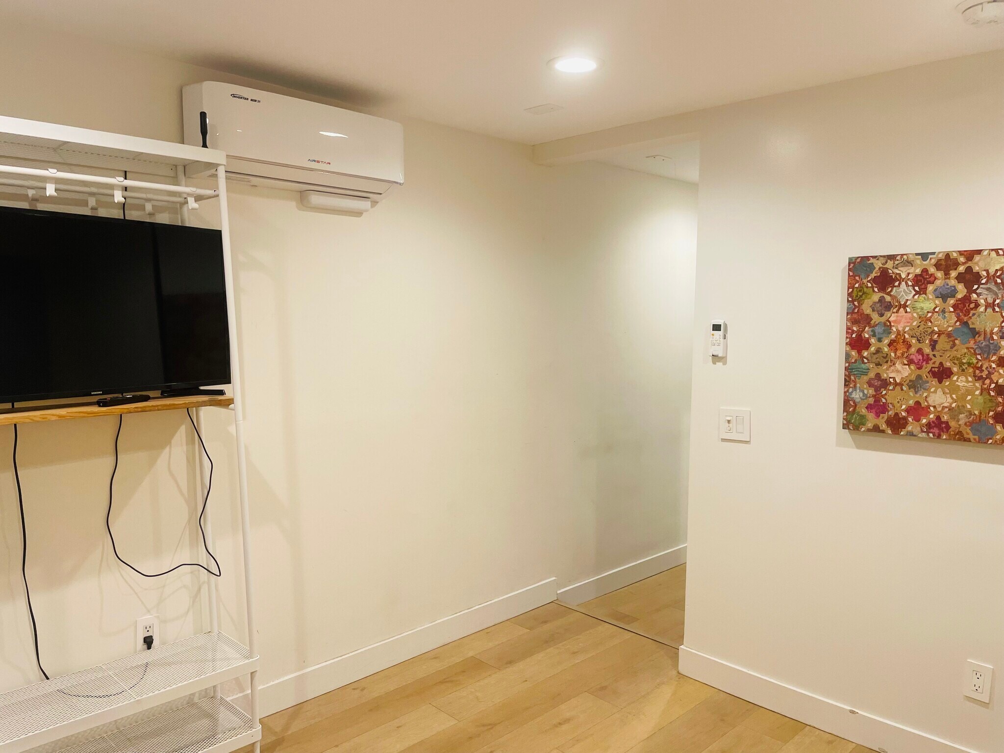 Building Photo - 7034 Yarmouth Ave