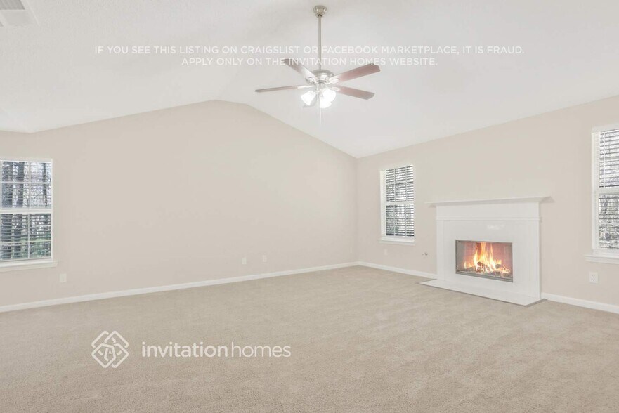 Building Photo - 3535 Oakshire Way SE