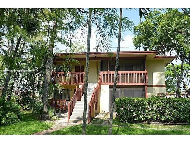 Building Photo - 2046 NW 43 Terrace