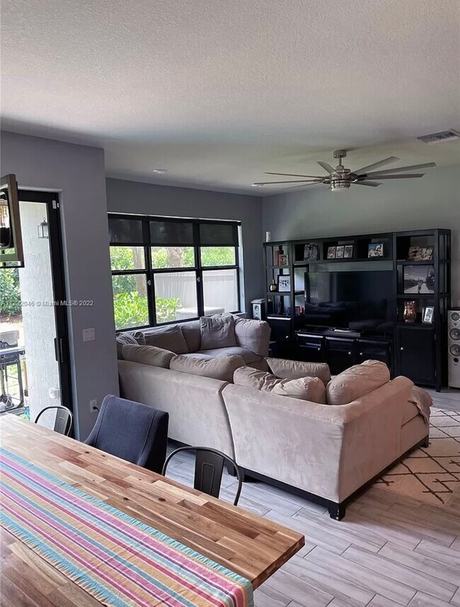 Building Photo - 4689 Eventing St