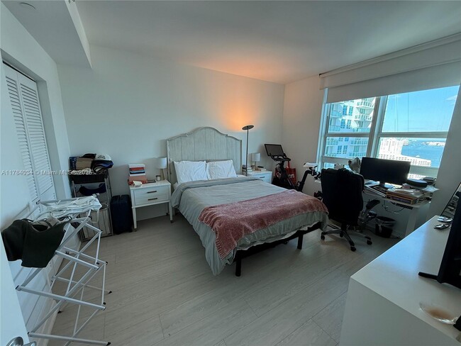 Building Photo - 951 Brickell Ave