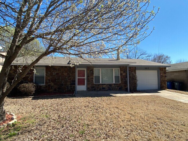 Building Photo - 2 bedroom near Catoosa!!