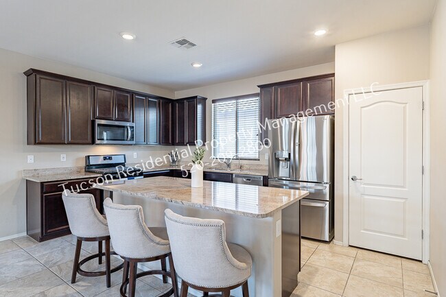 Building Photo - 9578 S Trapper Ridge Dr