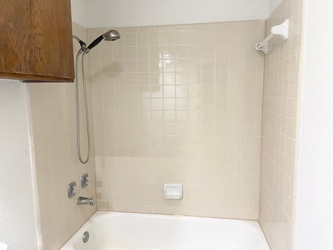 Building Photo - 2121 Stone Moss Ln