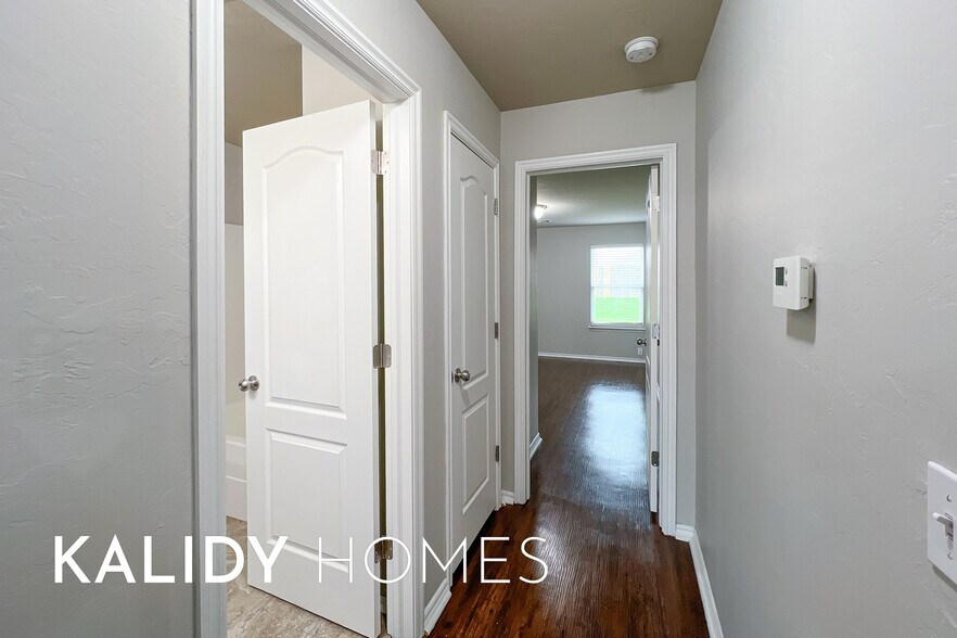 Building Photo - 2901 Cider Mill Ln
