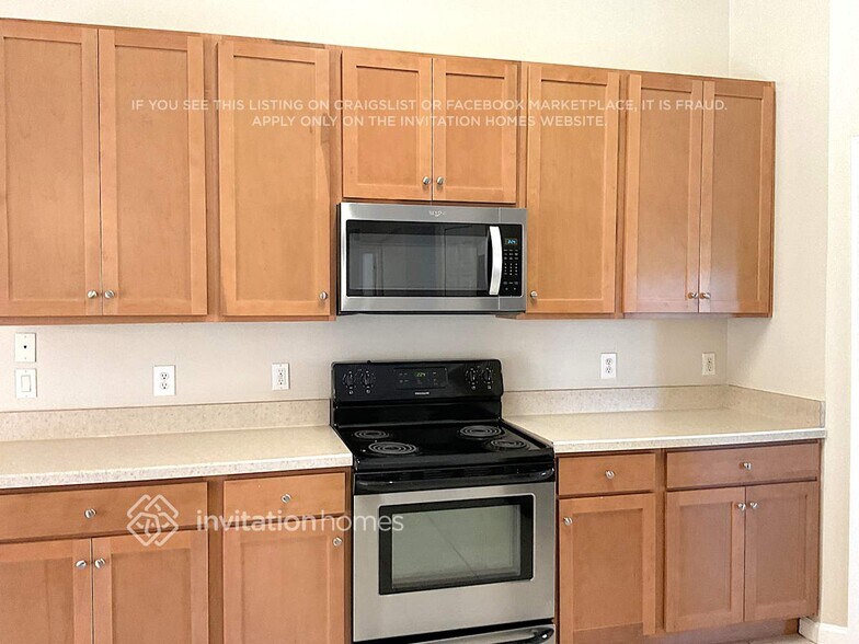 Building Photo - 686 Ballon Terrace SE