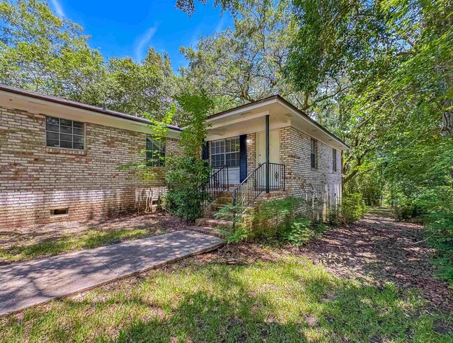 Building Photo - 1726 Hartsfield Rd