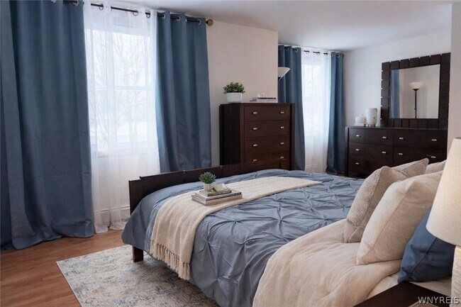 Building Photo - 114 Ayrault Dr